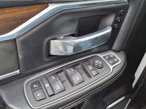 Used 2024 RAM 2500 Laramie image 21