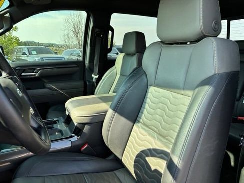 Used 2023 Chevrolet Silverado 1500 ZR2 w/ Technology Package AWD/4WD image 12