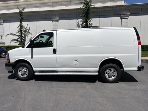 Used 2024 Chevrolet Express 2500 w/ Driver Convenience Package RWD image 11