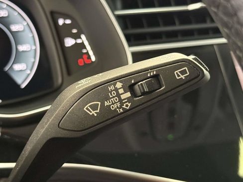 Used 2021 Audi Q8 Prestige AWD/4WD image 30