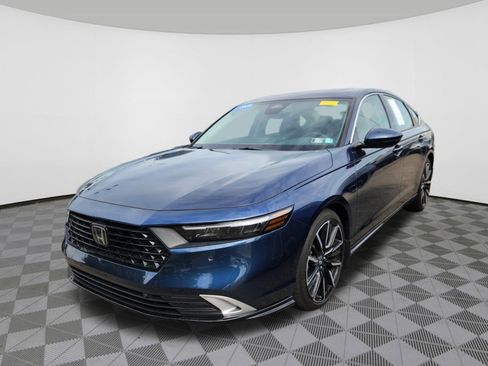 Certified 2023 Honda Accord Touring image 2
