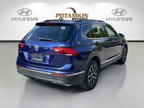 Used 2021 Volkswagen Tiguan SE w/ Panoramic Sunroof Package FWD image 5