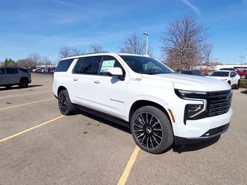 New 2026 Chevrolet Suburban High Country image 2