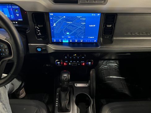 Used 2024 Ford Bronco Big Bend image 16