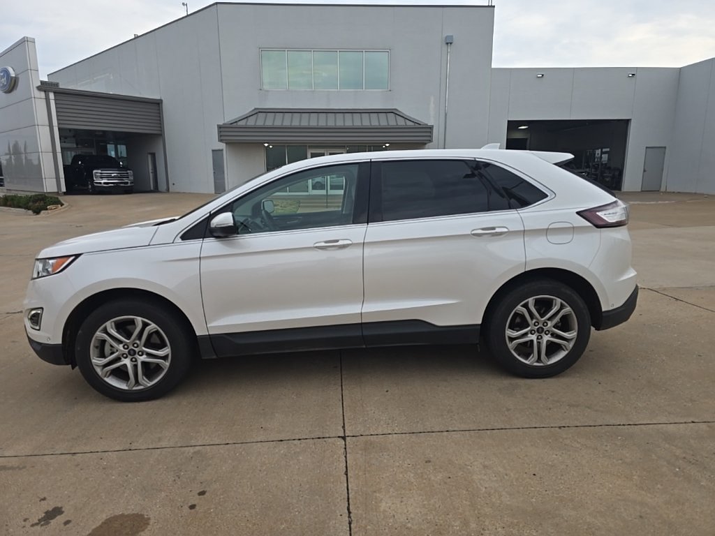 Used 2018 Ford Edge Titanium w/ Equipment Group 302A FWD image 3