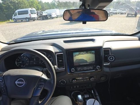 Used 2022 Nissan Frontier SV AWD/4WD image 16