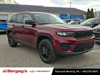 Used 2025 Jeep Grand Cherokee Altitude video 2