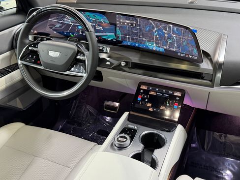New 2026 Cadillac Vistiq Sport AWD/4WD image 4