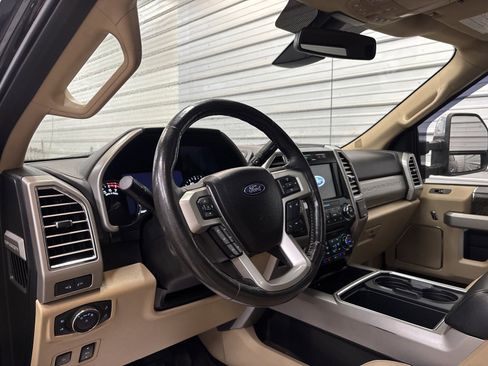 Used 2017 Ford F350 Lariat image 12