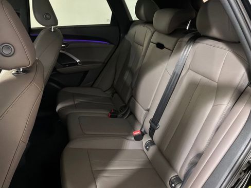 Used 2025 Audi Q5 Premium w/ Convenience Package image 20