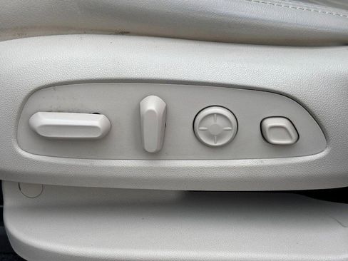 Used 2022 Buick Enclave Avenir w/ Avenir Technology Package image 16