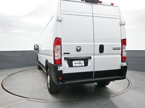 Used 2024 RAM ProMaster 2500 w/ Convenience Group FWD image 5