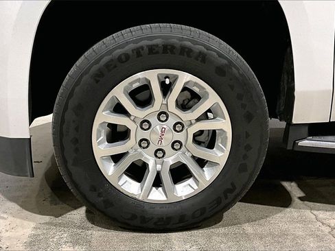 Used 2018 GMC Yukon XL SLT image 8