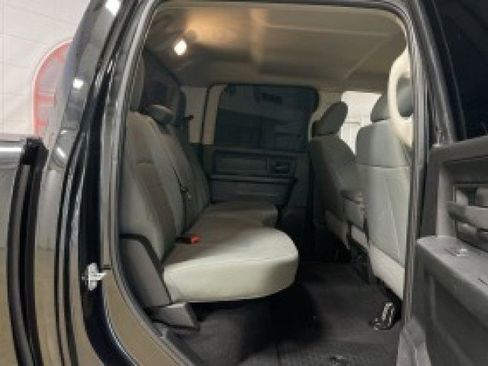 Used 2018 RAM 1500 Express w/ Express Value Package AWD/4WD image 27