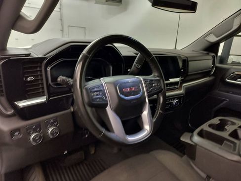 Used 2025 GMC Sierra 3500 SLE w/ SLE Value Package AWD/4WD image 3