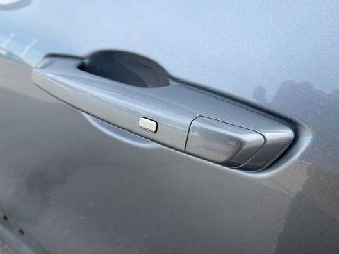 Used 2025 Chevrolet Traverse LT w/ Midnight/Sport Edition image 11