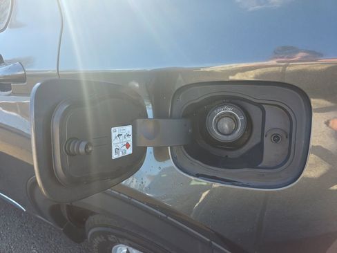 Used 2020 Ford Explorer XLT w/ Equipment Group 202A image 15