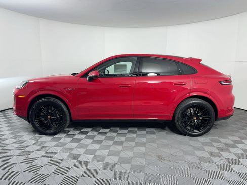 Certified 2026 Porsche Cayenne E-Hybrid Coupe AWD/4WD image 2