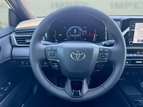 Used 2025 Toyota Camry SE FWD image 12