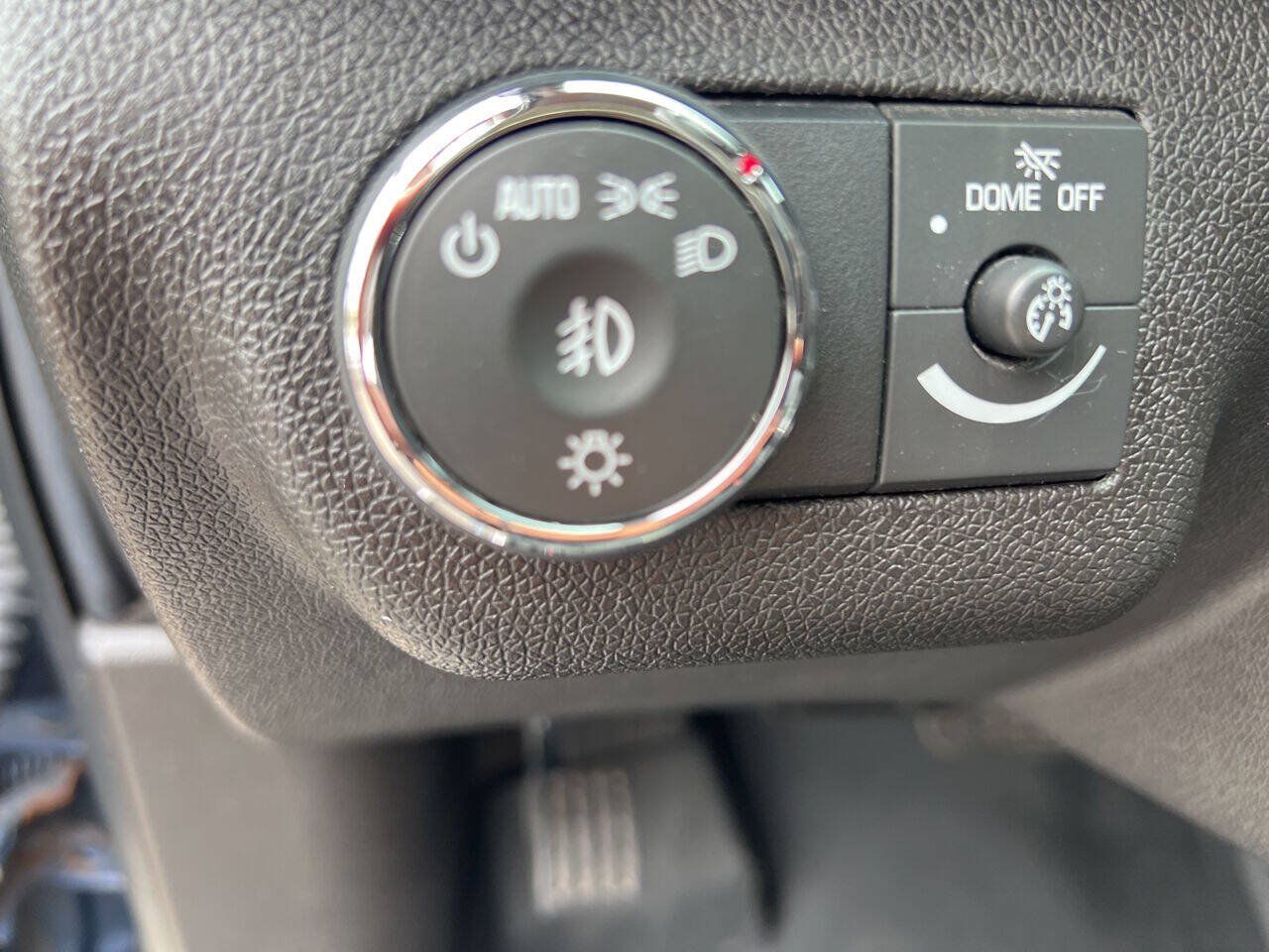 Used 2012 GMC Acadia SLE FWD image 15