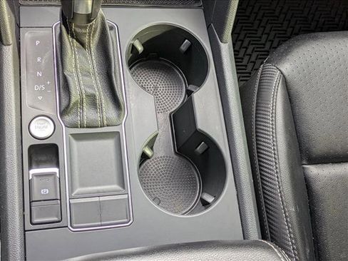 Used 2022 Volkswagen Atlas Cross Sport SE image 14