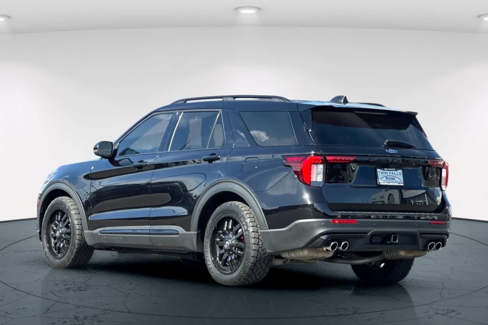 Used 2025 Ford Explorer ST AWD/4WD image 8