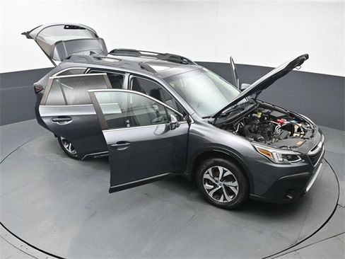 Used 2020 Subaru Outback Limited image 56