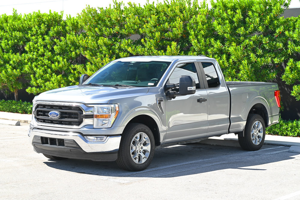 Used 2022 Ford F150 XLT w/ Trailer Tow Package RWD image 1