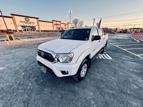 Used 2014 Toyota Tacoma 4x4 Double Cab w/ TRD Off-Road Package image 34