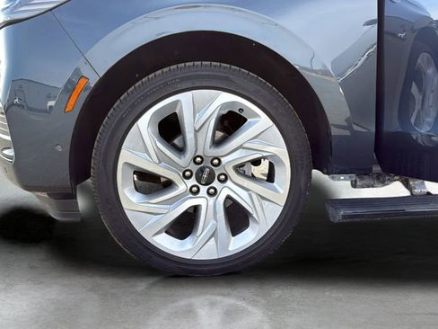 Used 2025 Lincoln Navigator Reserve AWD/4WD image 46