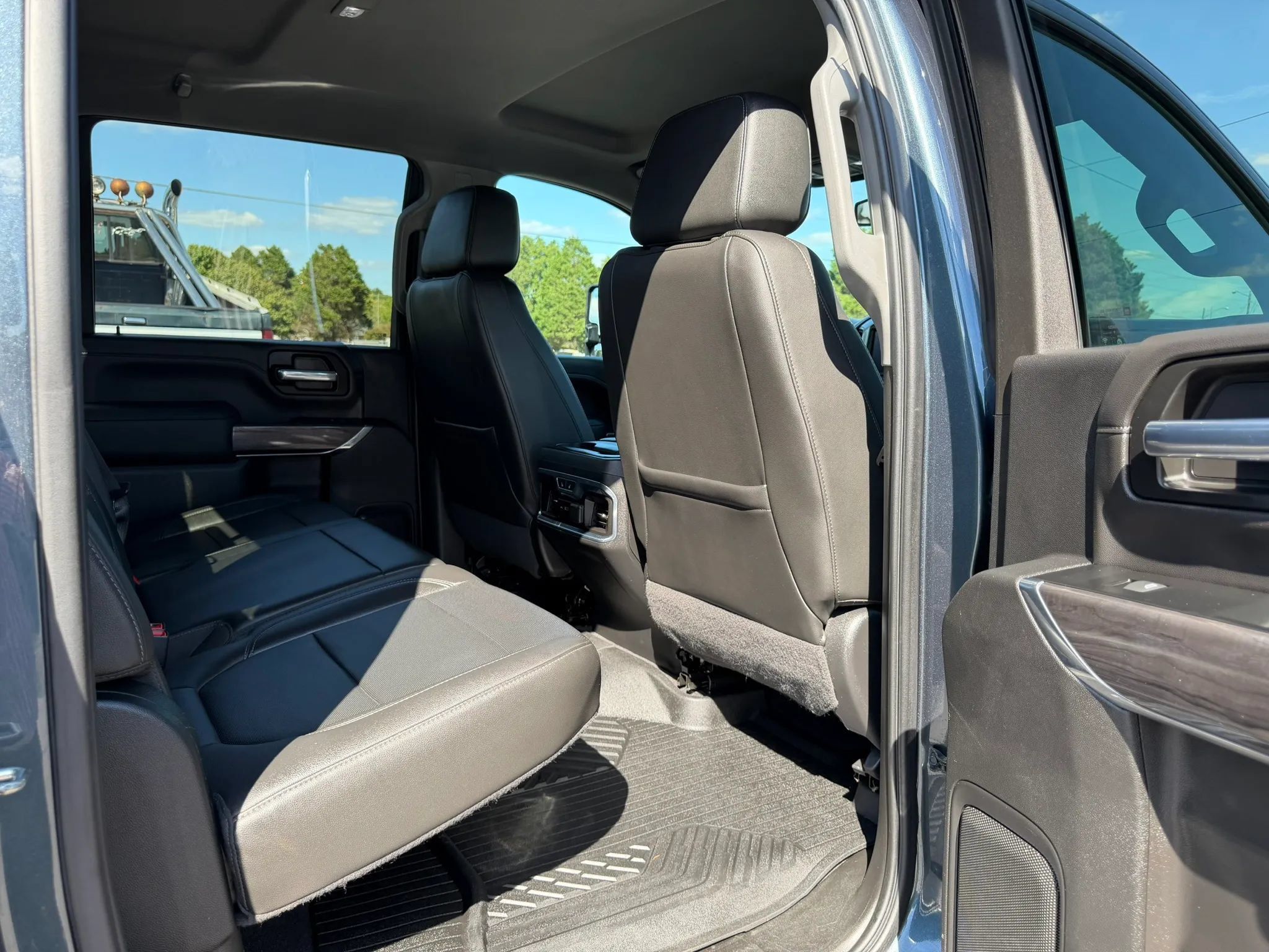 Used 2020 Chevrolet Silverado 2500 LTZ w/ LTZ Plus Package AWD/4WD image 25