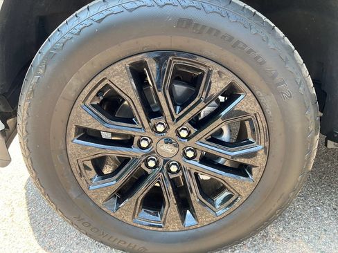 Used 2025 Ford F150 Lariat w/ Equipment Group 502A High AWD/4WD image 28
