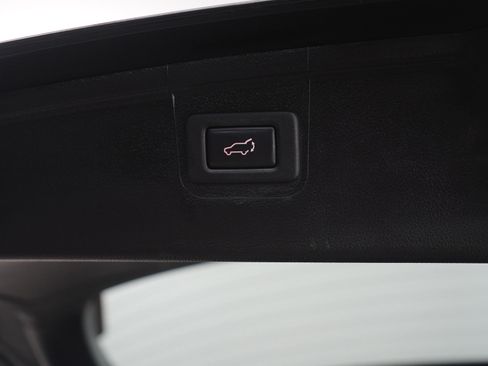 Used 2019 Subaru Outback 3.6R Touring w/ Popular Package #3A image 11