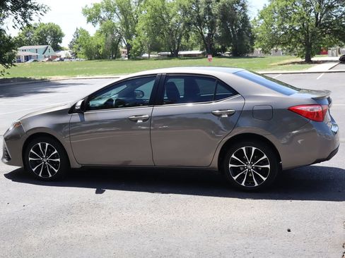 Used 2018 Toyota Corolla SE w/ Carpet Mat Package (TMS) FWD image 8