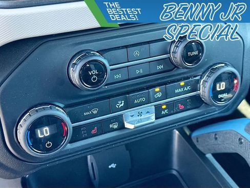 Used 2023 Ford Bronco Wildtrak image 15