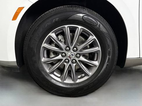Used 2023 Buick Enclave Essence FWD image 30
