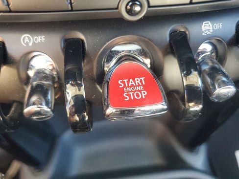 Used 2024 MINI Cooper S w/ Signature Upholstery Package FWD image 28