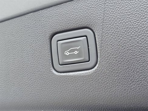 Used 2024 Chevrolet Blazer LT w/ Convenience Package image 18