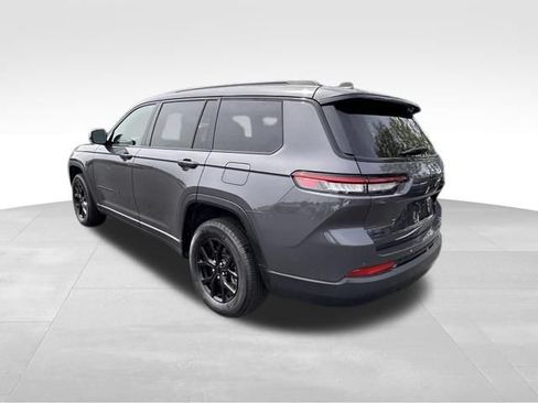 Used 2025 Jeep Grand Cherokee L Laredo AWD/4WD image 5