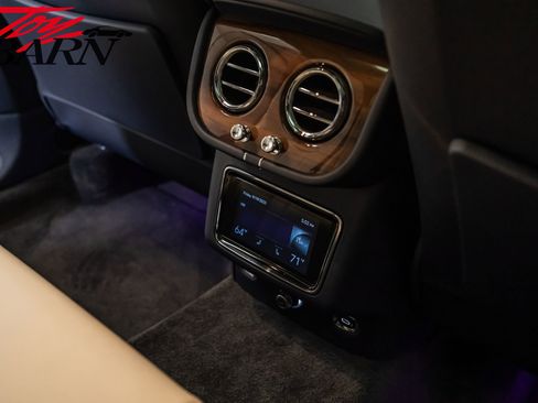 Used 2021 Bentley Bentayga image 54