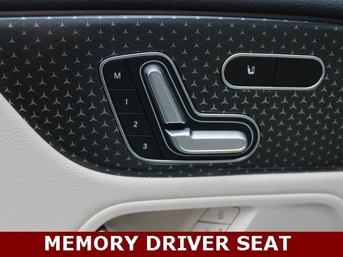 New 2025 Mercedes-Benz GLB 250 4MATIC image 14