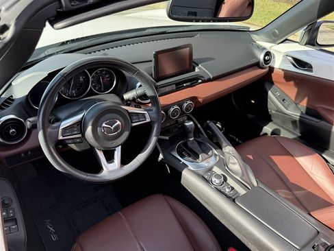 Used 2019 MAZDA MX-5 Miata RF Grand Touring image 13