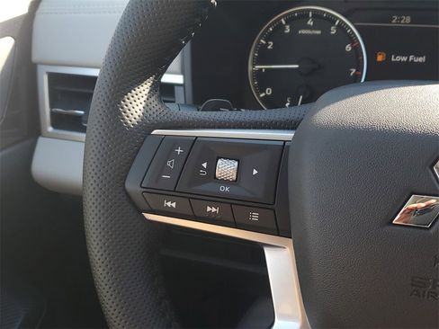 New 2026 Mitsubishi Outlander SE image 24