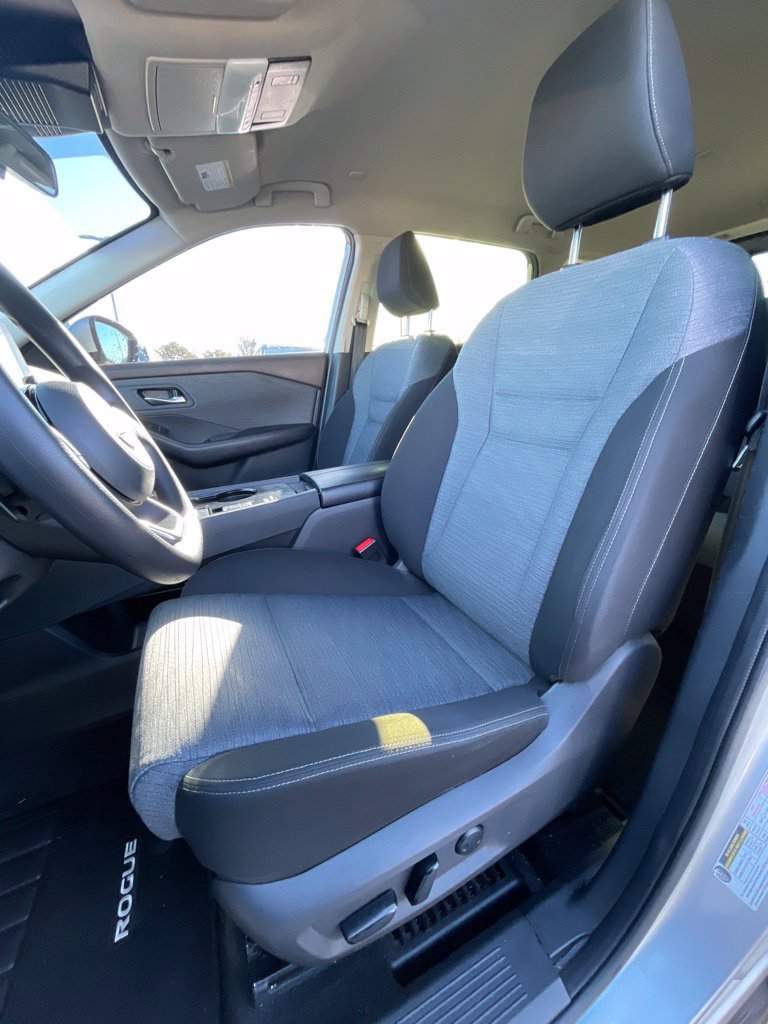 Used 2023 Nissan Rogue SV FWD image 11
