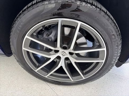 Used 2023 Porsche Macan AWD/4WD image 33