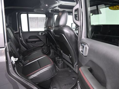 Used 2025 Jeep Gladiator Rubicon AWD/4WD image 12