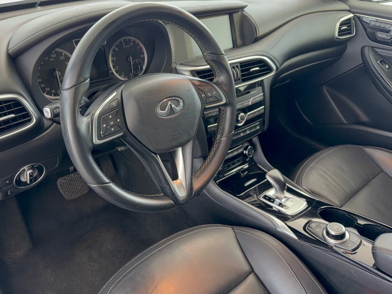 Used 2018 INFINITI QX30 FWD image 4