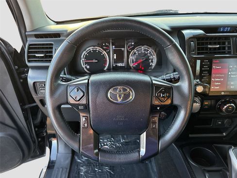 Used 2022 Toyota 4Runner TRD Off-Road image 13
