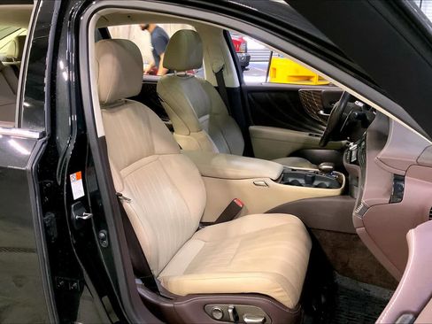 Used 2019 Lexus LS 500 AWD image 6