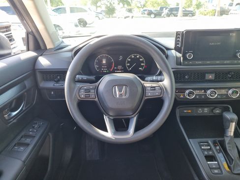 Used 2025 Honda CR-V EX image 18